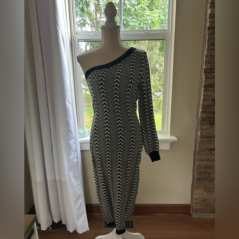 Express Black and White Asymmetrical One Shoulder Sweater Dress Size Small NWT